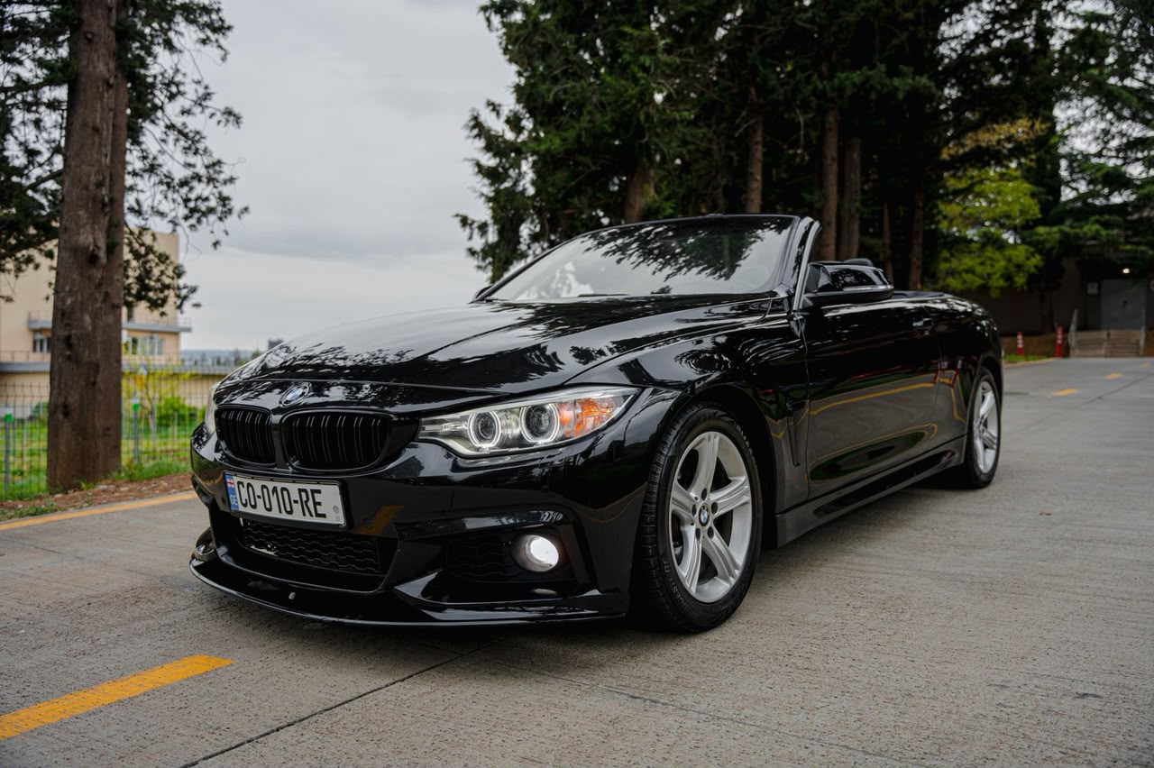 BMW M440i xDrive Convertible