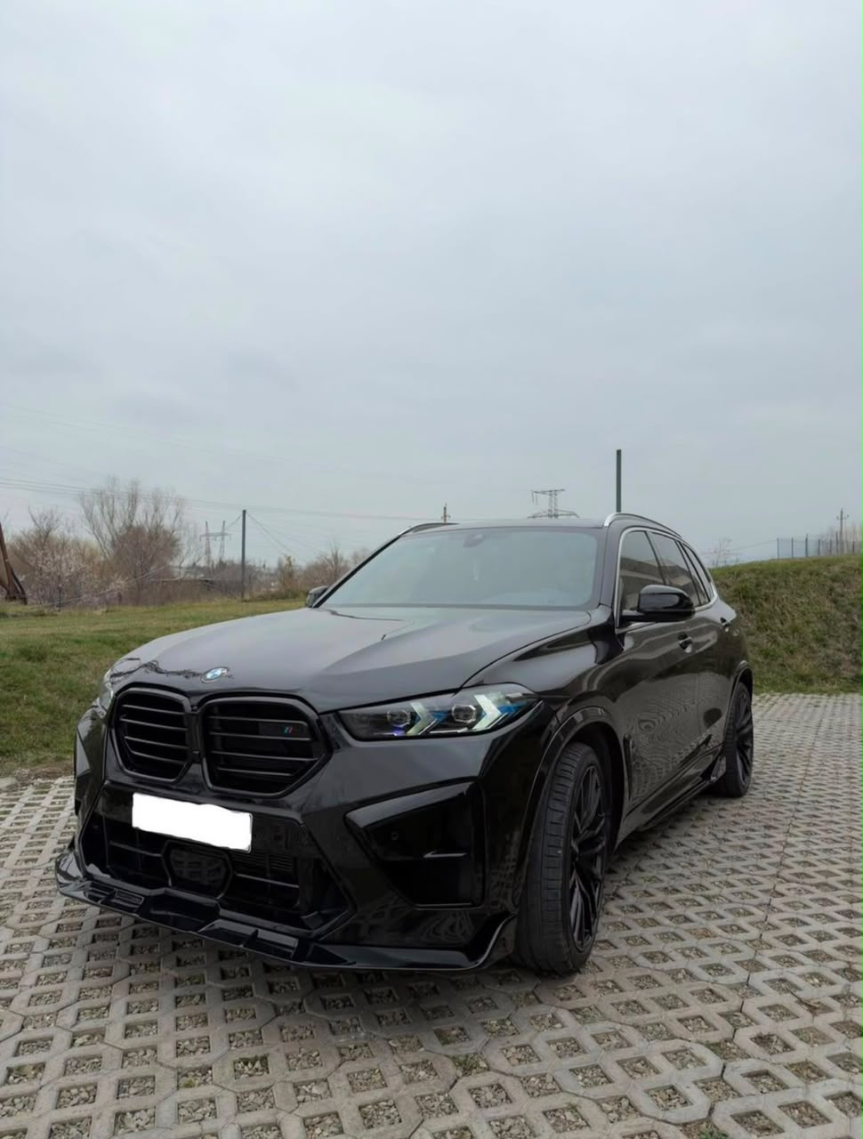 BMW X5 M50i