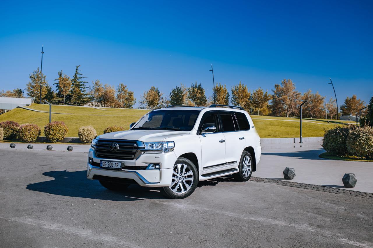 Toyota Land Cruiser 200
