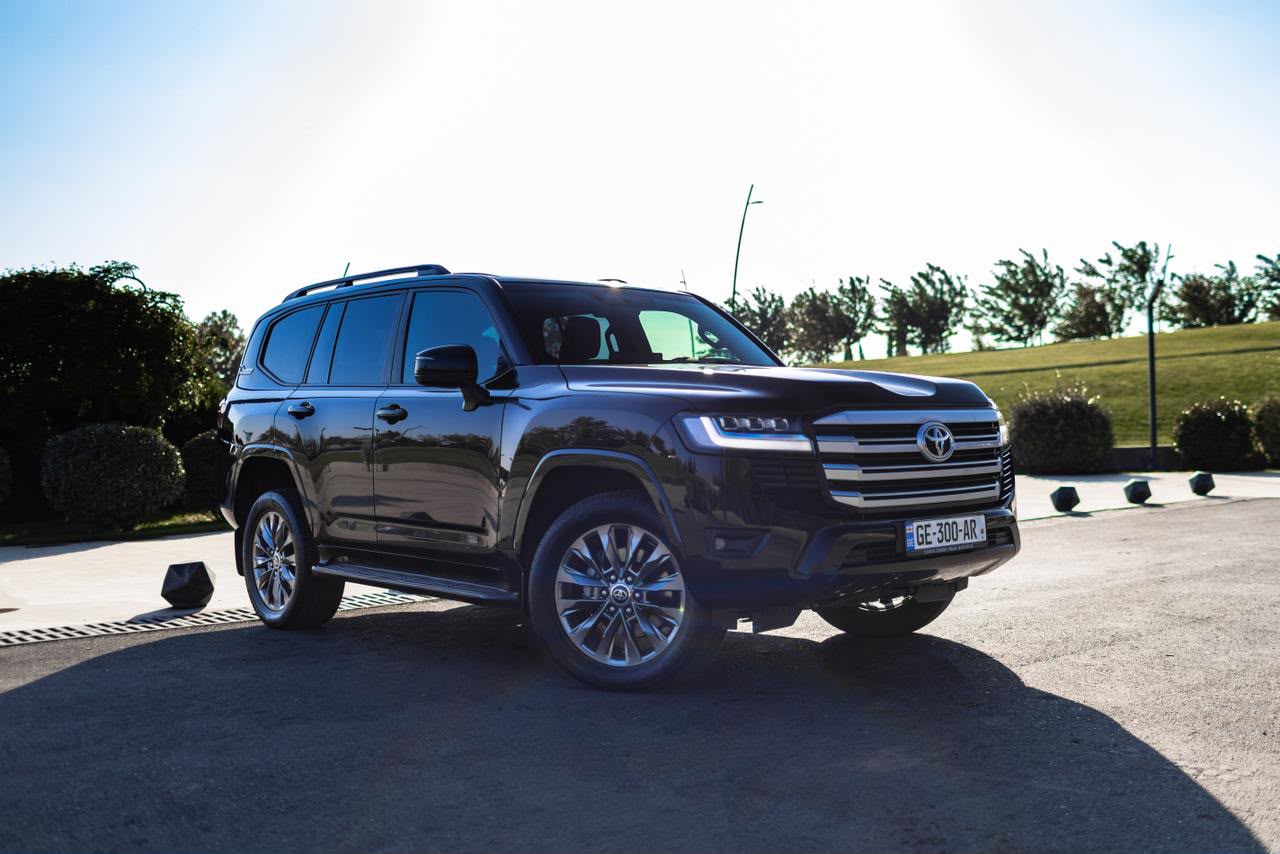 Toyota Land Cruiser 300